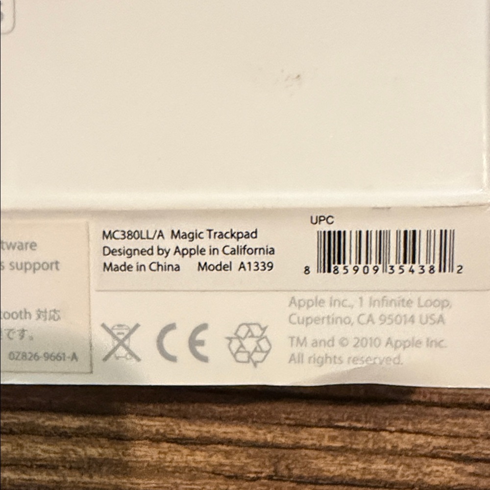 Apple USB SuperDrive - Silver and White - Picture 3 of 8
